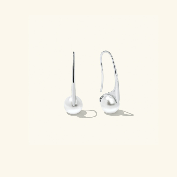 Drip Pearl Earrings Silver ryhmässä Shop / Korvakorut @ ANI (ANI-0523-012)