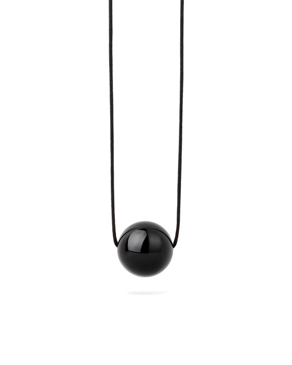 Single Black Pearl Necklace ryhmässä Shop / Kaulakorut @ ANI (ANI-0624-041)