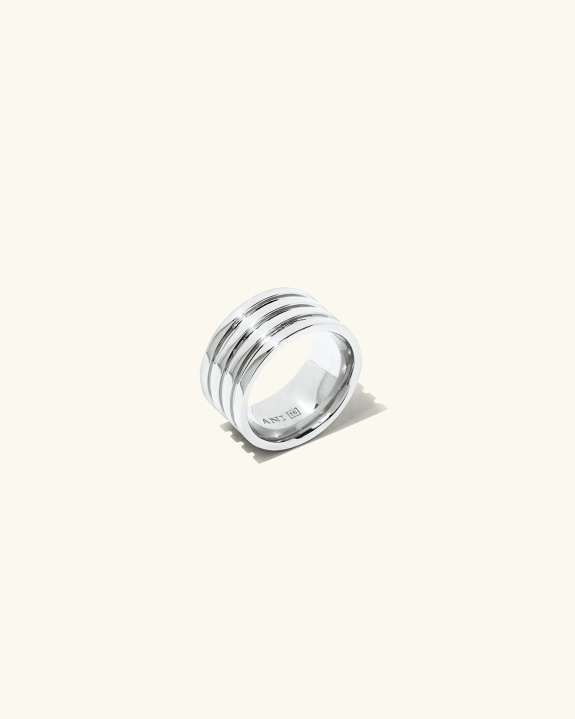 Nezza Ring Silver ryhmässä Shop / Sormukset @ ANI (ANI_VA_073)